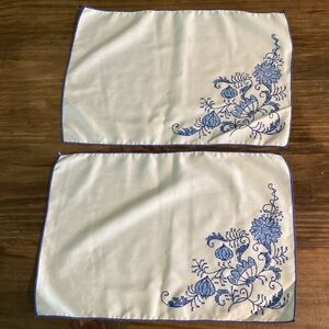 Handmade Vtg Needlepoint Placemats Set Floral Blue Stitch 17”x11.5 Granny Core